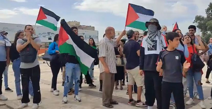 أمام مقر مجلس النواب..   تونسيون يحتجون على تأجيل المصادقة على قانون تجريم التطبيع